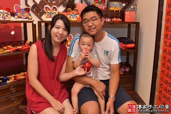 滿月剃頭、嬰兒剃頭、嬰兒理髮、寶寶剃頭、寶寶理髮、到府剃頭、到府嬰兒剃頭、到府滿月剃頭理髮。新竹滿月剃頭、新竹嬰兒剃頭、新竹嬰兒理髮、新竹寶寶剃頭、新竹寶寶理髮、新竹到府剃頭、新竹到府嬰兒剃頭、新竹到府滿月剃頭理髮。香山區滿月剃頭、香山區嬰兒剃頭、香山區嬰兒理髮、香山區寶寶剃頭、香山區寶寶理髮、香山區到府剃頭、香山區到府嬰兒剃頭、香山區到府滿月剃頭理髮。盛寶寶(新竹市香山區)--製作胎毛筆、臍帶章、嬰兒三寶。「寶寶滿月剃頭理髮、到府嬰兒滿月理髮」祝福和活動紀錄。照片8