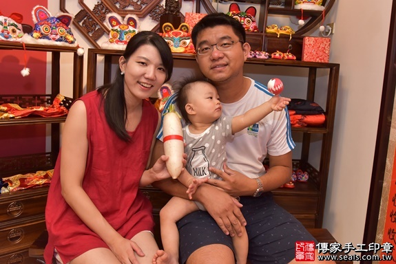 滿月剃頭、嬰兒剃頭、嬰兒理髮、寶寶剃頭、寶寶理髮、到府剃頭、到府嬰兒剃頭、到府滿月剃頭理髮。新竹滿月剃頭、新竹嬰兒剃頭、新竹嬰兒理髮、新竹寶寶剃頭、新竹寶寶理髮、新竹到府剃頭、新竹到府嬰兒剃頭、新竹到府滿月剃頭理髮。香山區滿月剃頭、香山區嬰兒剃頭、香山區嬰兒理髮、香山區寶寶剃頭、香山區寶寶理髮、香山區到府剃頭、香山區到府嬰兒剃頭、香山區到府滿月剃頭理髮。盛寶寶(新竹市香山區)--製作胎毛筆、臍帶章、嬰兒三寶。「寶寶滿月剃頭理髮、到府嬰兒滿月理髮」祝福和活動紀錄。照片12
