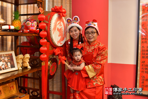鳳山區魏寶寶古禮抓周：抓周儀式【敲鑼歌】。照片10