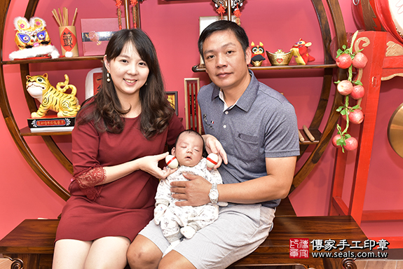 剃胎毛、滿月剃頭、嬰兒剃頭、嬰兒理髮、嬰兒剃髮、嬰兒剃胎毛、嬰兒滿月剃頭、寶寶剃頭、剃胎毛儀式、剃胎毛吉祥話、滿月剃頭儀式、滿月剃頭吉祥話、寶寶剃胎毛、寶寶滿月剃頭理髮、新北市永和區剃胎毛、新北市永和區滿月剃頭、新北市永和區嬰兒剃頭剃胎毛、新北市永和區嬰兒理髮、新北市嬰兒剃髮、李寶寶(新北市永和區到府嬰兒寶寶滿月剃頭理髮、免費到府嬰兒剃胎毛儀式吉祥話)。到府剃頭剃胎毛主持、專業拍照、DVD光碟、證書。★購買「臍帶章、肚臍章、胎毛筆刷印章」贈送：剃頭、收涎、抓周，三選一。2019.10.05照片4