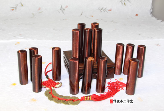 全手工噴砂印章：紅虎眼石開運印章實際成品、印章作品分享、紅虎眼石印章材質介紹。（銀行印鑑，一圓一方），傳家印章台中店。照片5