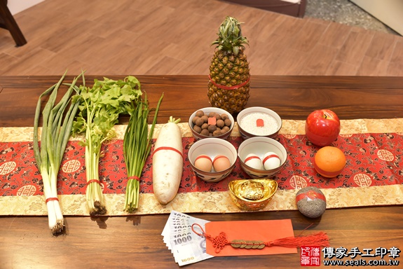 剃胎毛、滿月剃頭、嬰兒剃頭、嬰兒理髮、嬰兒剃髮、嬰兒剃胎毛、嬰兒滿月剃頭、寶寶剃頭、剃胎毛儀式、剃胎毛吉祥話、滿月剃頭儀式、滿月剃頭吉祥話、寶寶剃胎毛、寶寶滿月剃頭理髮、 新北市永和區剃胎毛、新北市永和區滿月剃頭、新北市永和區嬰兒剃頭剃胎毛、新北市永和區嬰兒理髮、新北市嬰兒剃髮、 李寶寶(新北永和區嬰兒寶寶滿月剃頭理髮、免費嬰兒剃胎毛儀式吉祥話)。中國風會場，爸媽寶貝免費穿「日中韓」古裝禮服。專業拍照、DVD光碟、證書。★購買「臍帶章、肚臍章、胎毛筆刷印章」贈送：剃頭、收涎、抓周，三選一。2019.10.21照片2