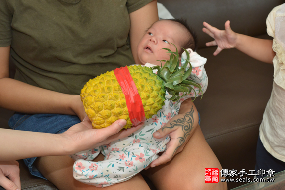 剃胎毛、滿月剃頭、嬰兒剃頭、嬰兒理髮、嬰兒剃髮、嬰兒剃胎毛、嬰兒滿月剃頭、寶寶剃頭、剃胎毛儀式、剃胎毛吉祥話、滿月剃頭儀式、滿月剃頭吉祥話、寶寶剃胎毛、寶寶滿月剃頭理髮、 雲林縣四湖鄉剃胎毛、雲林縣四湖鄉滿月剃頭、雲林縣四湖鄉嬰兒剃頭剃胎毛、雲林縣四湖鄉嬰兒理髮、雲林縣嬰兒剃髮、 蔡寶寶(雲林縣四湖鄉到府嬰兒寶寶滿月剃頭理髮、免費到府嬰兒剃胎毛儀式吉祥話)。到府剃頭剃胎毛主持、專業拍照、DVD光碟、證書。★購買「臍帶章、肚臍章、胎毛筆刷印章」贈送：剃頭、收涎、抓周，三選一。2019.11.21照片7