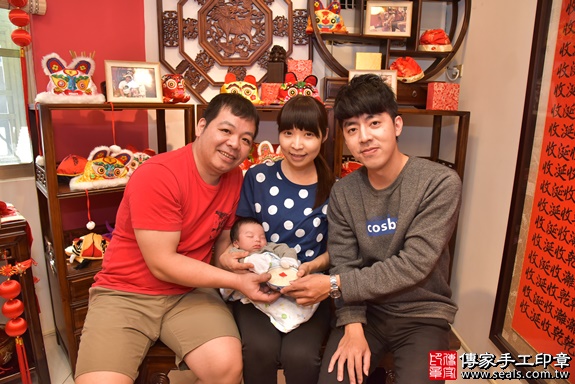 剃胎毛、滿月剃頭、嬰兒剃頭、嬰兒理髮、嬰兒剃髮、嬰兒剃胎毛、嬰兒滿月剃頭、寶寶剃頭、剃胎毛儀式、剃胎毛吉祥話、滿月剃頭儀式、滿月剃頭吉祥話、寶寶剃胎毛、寶寶滿月剃頭理髮、 新竹市香山區剃胎毛、新竹市香山區滿月剃頭、新竹市香山區嬰兒剃頭剃胎毛、新竹市香山區嬰兒理髮、X縣市嬰兒剃髮、 簡寶寶(新竹市香山區到府嬰兒寶寶滿月剃頭理髮、免費到府嬰兒剃胎毛儀式吉祥話)。到府剃頭剃胎毛主持、專業拍照、DVD光碟、證書。★購買「臍帶章、肚臍章、胎毛筆刷印章」贈送：剃頭、收涎、抓周，三選一。2019.10.18照片10
