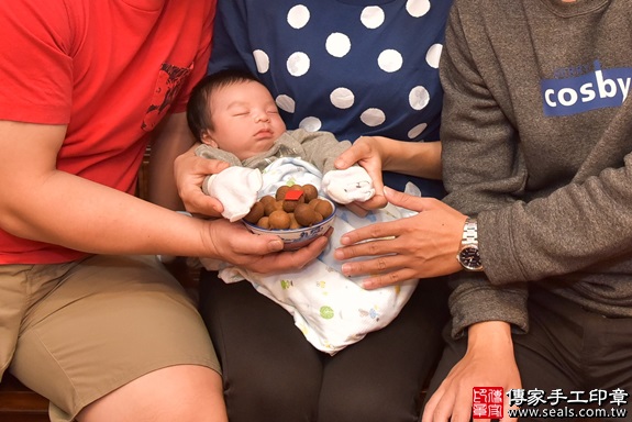 剃胎毛、滿月剃頭、嬰兒剃頭、嬰兒理髮、嬰兒剃髮、嬰兒剃胎毛、嬰兒滿月剃頭、寶寶剃頭、剃胎毛儀式、剃胎毛吉祥話、滿月剃頭儀式、滿月剃頭吉祥話、寶寶剃胎毛、寶寶滿月剃頭理髮、 新竹市香山區剃胎毛、新竹市香山區滿月剃頭、新竹市香山區嬰兒剃頭剃胎毛、新竹市香山區嬰兒理髮、X縣市嬰兒剃髮、 簡寶寶(新竹市香山區到府嬰兒寶寶滿月剃頭理髮、免費到府嬰兒剃胎毛儀式吉祥話)。到府剃頭剃胎毛主持、專業拍照、DVD光碟、證書。★購買「臍帶章、肚臍章、胎毛筆刷印章」贈送：剃頭、收涎、抓周，三選一。2019.10.18照片13