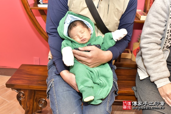 剃胎毛、滿月剃頭、嬰兒剃頭、嬰兒理髮、嬰兒剃髮、嬰兒剃胎毛、嬰兒滿月剃頭、寶寶剃頭、剃胎毛儀式、剃胎毛吉祥話、滿月剃頭儀式、滿月剃頭吉祥話、寶寶剃胎毛、寶寶滿月剃頭理髮、 新北市永和區剃胎毛、新北市永和區滿月剃頭、新北市永和區嬰兒剃頭剃胎毛、新北市永和區嬰兒理髮、新北市嬰兒剃髮、 曾寶寶(新北市永和區嬰兒寶寶滿月剃頭理髮、免費嬰兒剃胎毛儀式吉祥話)。中國風會場，爸媽寶貝免費穿「日中韓」古裝禮服。專業拍照、DVD光碟、證書。★購買「臍帶章、肚臍章、胎毛筆刷印章」贈送：剃頭、收涎、抓周，三選一。2019.12.04照片2