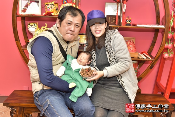 剃胎毛、滿月剃頭、嬰兒剃頭、嬰兒理髮、嬰兒剃髮、嬰兒剃胎毛、嬰兒滿月剃頭、寶寶剃頭、剃胎毛儀式、剃胎毛吉祥話、滿月剃頭儀式、滿月剃頭吉祥話、寶寶剃胎毛、寶寶滿月剃頭理髮、 新北市永和區剃胎毛、新北市永和區滿月剃頭、新北市永和區嬰兒剃頭剃胎毛、新北市永和區嬰兒理髮、新北市嬰兒剃髮、 曾寶寶(新北市永和區嬰兒寶寶滿月剃頭理髮、免費嬰兒剃胎毛儀式吉祥話)。中國風會場，爸媽寶貝免費穿「日中韓」古裝禮服。專業拍照、DVD光碟、證書。★購買「臍帶章、肚臍章、胎毛筆刷印章」贈送：剃頭、收涎、抓周，三選一。2019.12.04照片10