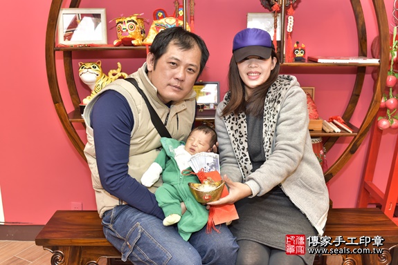 剃胎毛、滿月剃頭、嬰兒剃頭、嬰兒理髮、嬰兒剃髮、嬰兒剃胎毛、嬰兒滿月剃頭、寶寶剃頭、剃胎毛儀式、剃胎毛吉祥話、滿月剃頭儀式、滿月剃頭吉祥話、寶寶剃胎毛、寶寶滿月剃頭理髮、 新北市永和區剃胎毛、新北市永和區滿月剃頭、新北市永和區嬰兒剃頭剃胎毛、新北市永和區嬰兒理髮、新北市嬰兒剃髮、 曾寶寶(新北市永和區嬰兒寶寶滿月剃頭理髮、免費嬰兒剃胎毛儀式吉祥話)。中國風會場，爸媽寶貝免費穿「日中韓」古裝禮服。專業拍照、DVD光碟、證書。★購買「臍帶章、肚臍章、胎毛筆刷印章」贈送：剃頭、收涎、抓周，三選一。2019.12.04照片26