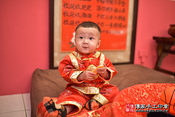 傳家古禮：嬰兒寶寶抓周（度脺）特寫照片2
