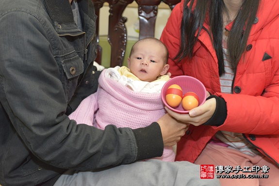 剃胎毛、滿月剃頭、嬰兒剃頭、嬰兒理髮、嬰兒剃髮、嬰兒剃胎毛、嬰兒滿月剃頭、寶寶剃頭、剃胎毛儀式、剃胎毛吉祥話、滿月剃頭儀式、滿月剃頭吉祥話、寶寶剃胎毛、寶寶滿月剃頭理髮、 新竹市蘆竹區剃胎毛、新竹市蘆竹區滿月剃頭、新竹市蘆竹區嬰兒剃頭剃胎毛、新竹市蘆竹區嬰兒理髮、新竹市嬰兒剃髮、 郭寶寶(新竹市蘆竹區到府嬰兒寶寶滿月剃頭理髮、免費到府嬰兒剃胎毛儀式吉祥話)。到府剃頭剃胎毛主持、專業拍照、DVD光碟、證書。★購買「臍帶章、肚臍章、胎毛筆刷印章」贈送：剃頭、收涎、抓周，三選一。2019.12.05照片5