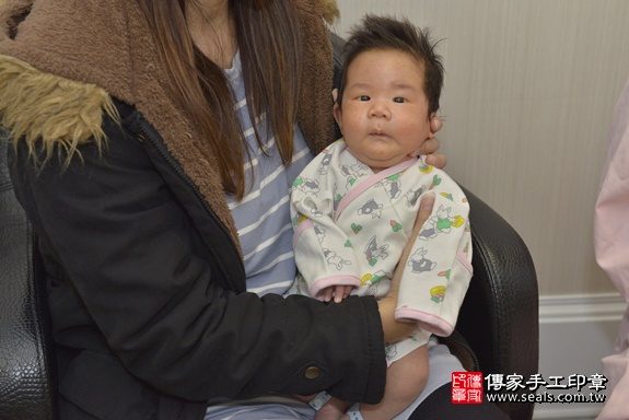 剃胎毛、滿月剃頭、嬰兒剃頭、嬰兒理髮、嬰兒剃髮、嬰兒剃胎毛、嬰兒滿月剃頭、寶寶剃頭、剃胎毛儀式、剃胎毛吉祥話、滿月剃頭儀式、滿月剃頭吉祥話、寶寶剃胎毛、寶寶滿月剃頭理髮、 桃園市桃園區剃胎毛、桃園市桃園區滿月剃頭、桃園市桃園區嬰兒剃頭剃胎毛、桃園市桃園區嬰兒理髮、桃園市嬰兒剃髮、 洪寶寶(桃園市桃園區到府嬰兒寶寶滿月剃頭理髮、免費到府嬰兒剃胎毛儀式吉祥話)。到府剃頭剃胎毛主持、專業拍照、DVD光碟、證書。★購買「臍帶章、肚臍章、胎毛筆刷印章」贈送：剃頭、收涎、抓周，三選一。2019.12.12照片2