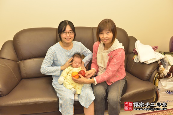 剃胎毛、滿月剃頭、嬰兒剃頭、嬰兒理髮、嬰兒剃髮、嬰兒剃胎毛、嬰兒滿月剃頭、寶寶剃頭、剃胎毛儀式、剃胎毛吉祥話、滿月剃頭儀式、滿月剃頭吉祥話、寶寶剃胎毛、寶寶滿月剃頭理髮、 新北市三峽區剃胎毛、新北市三峽區滿月剃頭、新北市三峽區嬰兒剃頭剃胎毛、新北市三峽區嬰兒理髮、新北市嬰兒剃髮、 林寶寶(新北市三峽區到府嬰兒寶寶滿月剃頭理髮、到府嬰兒剃胎毛儀式吉祥話)。到府剃頭剃胎毛主持、專業拍照、DVD光碟、證書。★購買「臍帶章、肚臍章、胎毛筆刷印章」贈送：剃頭、收涎、抓周，三選一。2019.12.21照片13