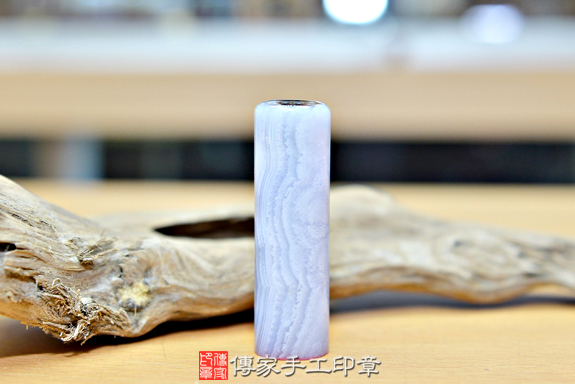 半手工噴砂印章：藍紋玉臍帶章實際成品、印章作品分享、藍紋玉印章材質介紹。（臍帶印章、肚臍章、肚臍印章，胎毛印章，一圓一方）傳家手工印章台中店2020.03.12照片3