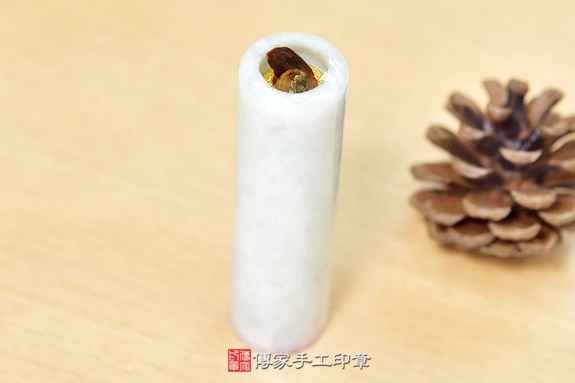 全手工噴砂印章：翡翠臍帶印章實際成品、印章作品分享、翡翠印章材質介紹。（臍帶印章、肚臍章、肚臍印章，臍帶印章，一圓一方）傳家手工印章新竹店。2121.03.21圖片2