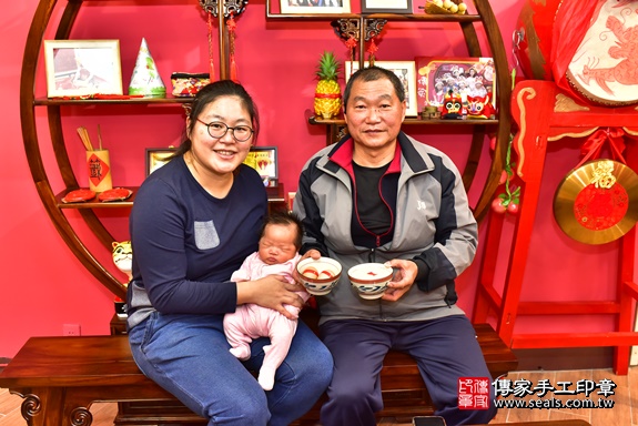 剃胎毛、滿月剃頭、嬰兒剃頭、嬰兒理髮、嬰兒剃髮、嬰兒剃胎毛、嬰兒滿月剃頭、寶寶剃頭、剃胎毛儀式、剃胎毛吉祥話、滿月剃頭儀式、滿月剃頭吉祥話、寶寶剃胎毛、寶寶滿月剃頭理髮、 新北市永和區剃胎毛、新北市永和區滿月剃頭、新北市永和區嬰兒剃頭剃胎毛、新北市永和區嬰兒理髮、新北市嬰兒剃髮、 涂寶寶(新北市永和區嬰兒寶寶滿月剃頭理髮、嬰兒剃胎毛儀式吉祥話)。中國風會場，爸媽寶貝穿「日中韓」古裝禮服。專業拍照、DVD光碟、證書。★購買「臍帶章、肚臍章、胎毛筆刷印章」贈送：剃頭、收涎、抓周，三選一。2020.02.21照片5