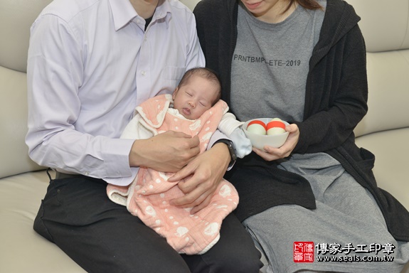 剃胎毛、滿月剃頭、嬰兒剃頭、嬰兒理髮、嬰兒剃髮、嬰兒剃胎毛、嬰兒滿月剃頭、寶寶剃頭、剃胎毛儀式、剃胎毛吉祥話、滿月剃頭儀式、滿月剃頭吉祥話、寶寶剃胎毛、寶寶滿月剃頭理髮、 台北市北投區剃胎毛、台北市北投區滿月剃頭、台北市北投區嬰兒剃頭剃胎毛、台北市北投區嬰兒理髮、台北市嬰兒剃髮、 李寶寶(台北市北投區到府嬰兒寶寶滿月剃頭理髮、到府嬰兒剃胎毛儀式吉祥話)。到府剃頭剃胎毛主持、專業拍照、DVD光碟、證書。★購買「臍帶章、肚臍章、胎毛筆刷印章」贈送：剃頭、收涎、抓周，三選一。2020.03.11照片8