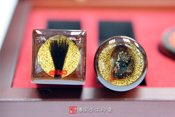 電腦刻印印章：紅紫檀木臍帶章實際成品、印章作品分享、紅紫檀木印章材質介紹。（臍帶印章、肚臍章、肚臍印章，胎毛印章，一圓一方）傳家手工印章新竹店2020.04.18圖片3