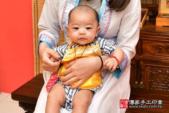 高雄市鳳山區李寶寶古禮收涎:寶寶戴【銀飾富貴福袋紅繩手鍊】：象徵好人緣、穿金帶銀。照片1