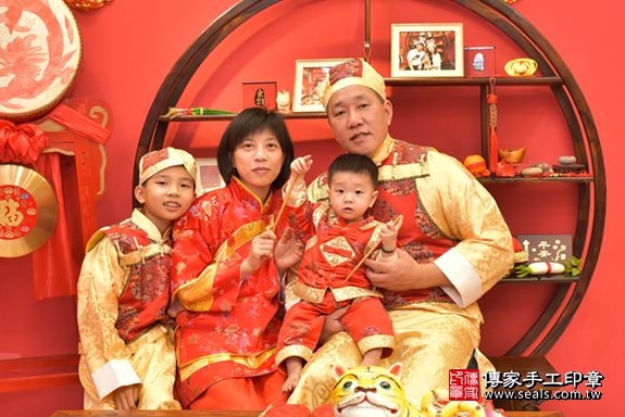 北區董寶寶古禮抓周：抓周儀式【抽人緣籤】。照片2