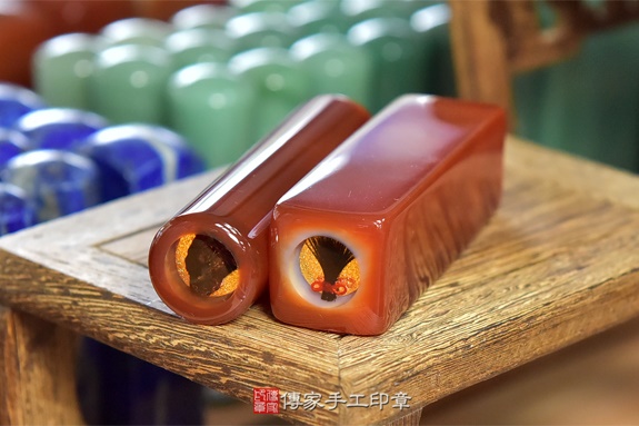 全手工噴砂印章：紅瑪瑙臍帶章實際成品、印章作品分享、紅瑪瑙印章材質介紹。（臍帶印章、肚臍章、肚臍印章，胎毛印章，一圓一方）傳家手工印章新竹店2020.04.28圖片6