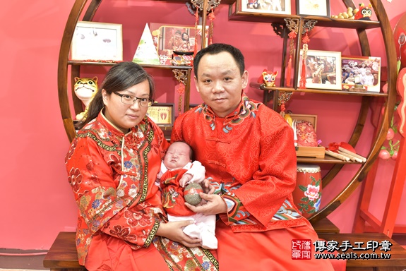 剃胎毛、滿月剃頭、嬰兒剃頭、嬰兒理髮、嬰兒剃髮、嬰兒剃胎毛、嬰兒滿月剃頭、寶寶剃頭、剃胎毛儀式、剃胎毛吉祥話、滿月剃頭儀式、滿月剃頭吉祥話、寶寶剃胎毛、寶寶滿月剃頭理髮、 新北市永和區剃胎毛、新北市永和區滿月剃頭、新北市永和區嬰兒剃頭剃胎毛、新北市永和區嬰兒理髮、新北市嬰兒剃髮、 曹寶寶(新北市永和區嬰兒寶寶滿月剃頭理髮、嬰兒剃胎毛儀式吉祥話)。中國風會場，爸媽寶貝穿「日中韓」古裝禮服。專業拍照、DVD光碟、證書。★購買「臍帶章、肚臍章、胎毛筆刷印章」贈送：剃頭、收涎、抓周，三選一。2020.03.22照片8
