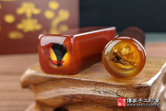 半手工噴砂印章：紅瑪瑙臍髮雙章實際成品、印章作品分享、紅瑪瑙印章材質介紹。（臍帶印章、肚臍章、肚臍印章，一圓一方）傳家手工印章高雄店。2020.05.06，照片6