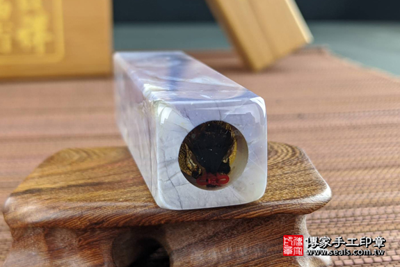 全手工噴砂印章：紫玉臍髮章實際成品、印章作品分享、紫玉印章材質介紹。（臍帶印章、肚臍章、肚臍印章，一圓一方）傳家手工印章高雄店。2020.05.16，照片3