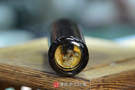 半手工噴砂印章：黑曜石臍帶章實際成品、印章作品分享、黑曜石印章材質介紹。（臍帶印章、肚臍章、肚臍印章，胎毛印章，一圓一方）傳家手工印章新竹店2020.05.22