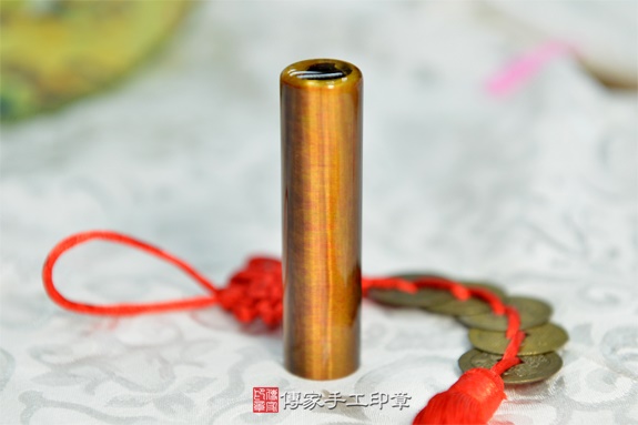 全手工噴砂印章：紅虎眼石臍帶章實際成品、印章作品分享、紅虎眼石印章材質介紹。（臍帶印章、肚臍章、肚臍印章，胎毛印章，一圓一方）傳家手工印章新竹店2020.06.11