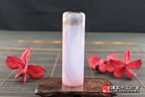 半手工噴砂印章：紫瑪瑙臍帶章實際成品、印章作品分享、紫瑪瑙印章材質介紹。（臍帶印章、肚臍章、肚臍印章，一圓一方）傳家手工印章高雄店。2020.06.09照片1