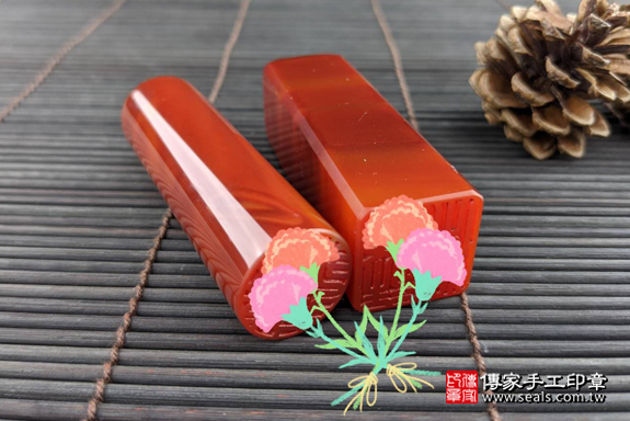 半手工噴砂印章：紅瑪瑙臍髮雙章實際成品、印章作品分享、紅瑪瑙印章材質介紹。（臍帶印章、肚臍章、肚臍印章，一圓一方）傳家手工印章高雄店。2020.06.18照片7