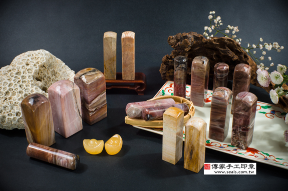 全手工噴砂印章:木化石臍帶章實際成品、印章作品分享、木化石印章材質介紹。(臍帶印章、肚臍章、肚臍印章,胎毛印章,一圓一方)傳家手工印章台北店。照片3 全手工噴砂印章:木化石臍帶章實際成品、印章作品分享、木化石印章材質介紹。(臍帶印章、肚臍章、肚臍印章,胎毛印章,一圓一方)傳家手工印章台北店。照片3