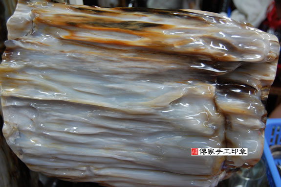 全手工噴砂印章:木化石臍帶章實際成品、印章作品分享、木化石印章材質介紹。(臍帶印章、肚臍章、肚臍印章,胎毛印章,一圓一方)傳家手工印章台北店。照片4 全手工噴砂印章:木化石臍帶章實際成品、印章作品分享、木化石印章材質介紹。(臍帶印章、肚臍章、肚臍印章,胎毛印章,一圓一方)傳家手工印章台北店。照片4