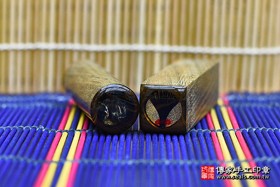 電腦刻印章:綠檀木臍帶章實際成品、印章作品分享、綠檀木印章材質介紹。(臍帶印章、肚臍章、肚臍印章,胎毛印章,一圓一方)傳家手工印章桃園店。2020.06.27 照片3 電腦刻印章:綠檀木臍帶章實際成品、印章作品分享、綠檀木印章材質介紹。(臍帶印章、肚臍章、肚臍印章,胎毛印章,一圓一方)傳家手工印章桃園店。2020.06.27 照片3