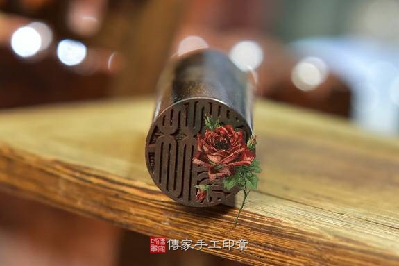 電腦刻印印章:花紋黑檀木臍帶章實際成品、印章作品分享、花紋黑檀木印章材質介紹。(臍帶印章、肚臍章、肚臍印章,胎毛印章,一圓一方)傳家手工印章新竹店2020.07.01 電腦刻印印章:花紋黑檀木臍帶章實際成品、印章作品分享、花紋黑檀木印章材質介紹。(臍帶印章、肚臍章、肚臍印章,胎毛印章,一圓一方)傳家手工印章新竹店2020.07.01