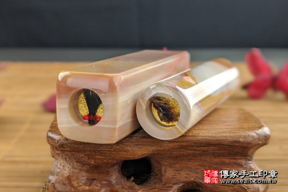 全手工噴砂印章：彩虹瑪瑙臍髮雙章實際成品、印章作品分享、彩虹瑪瑙印章材質介紹。（臍帶印章、肚臍章、肚臍印章，一圓一方）傳家手工印章高雄店。2020.07.10，照片9