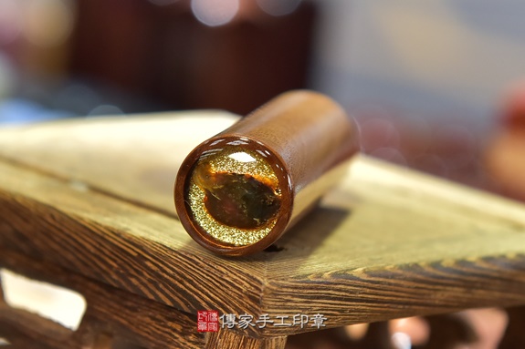全手工篆刻印章:紅紫檀木臍帶章實際成品、印章作品分享、紅紫檀木印章材質介紹。(臍帶印章、肚臍章、肚臍印章,胎毛印章,一圓一方)傳家手工印章新竹店2020.07.04 全手工篆刻印章:紅紫檀木臍帶章實際成品、印章作品分享、紅紫檀木印章材質介紹。(臍帶印章、肚臍章、肚臍印章,胎毛印章,一圓一方)傳家手工印章新竹店2020.07.04