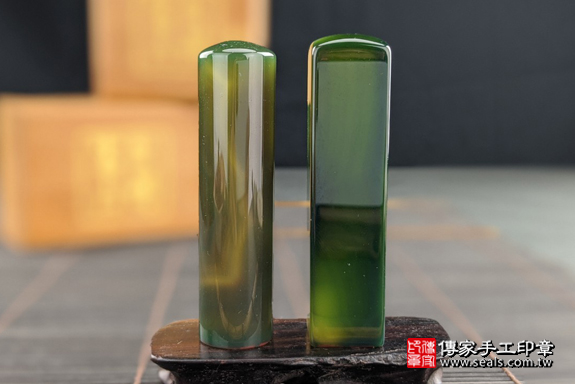 全手工噴砂印章:綠瑪瑙開運印章實際成品、印章作品分享、綠瑪瑙印章材質介紹。(銀行印鑑,一圓一方),傳家印章高雄店。2020.07.20,照片4 全手工噴砂印章:綠瑪瑙開運印章實際成品、印章作品分享、綠瑪瑙印章材質介紹。(銀行印鑑,一圓一方),傳家印章高雄店。2020.07.20,照片4