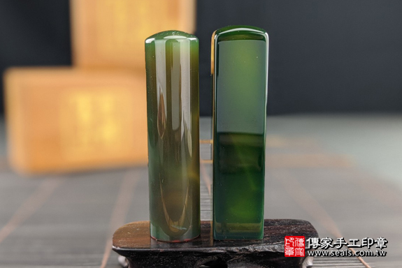 全手工噴砂印章:綠瑪瑙開運印章實際成品、印章作品分享、綠瑪瑙印章材質介紹。(銀行印鑑,一圓一方),傳家印章高雄店。2020.07.20,照片5 全手工噴砂印章:綠瑪瑙開運印章實際成品、印章作品分享、綠瑪瑙印章材質介紹。(銀行印鑑,一圓一方),傳家印章高雄店。2020.07.20,照片5