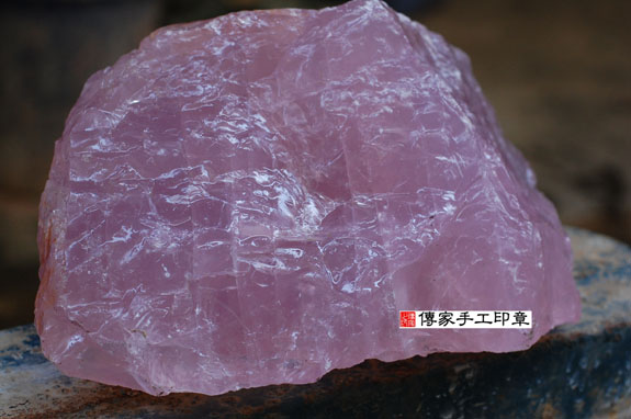 全手工噴砂印章:粉晶臍帶章實際成品、印章作品分享、粉晶印章材質介紹。(臍帶印章、肚臍章、肚臍印章,胎毛印章,一圓一方)傳家手工印章新竹店2020.07.27 全手工噴砂印章:粉晶臍帶章實際成品、印章作品分享、粉晶印章材質介紹。(臍帶印章、肚臍章、肚臍印章,胎毛印章,一圓一方)傳家手工印章新竹店2020.07.27