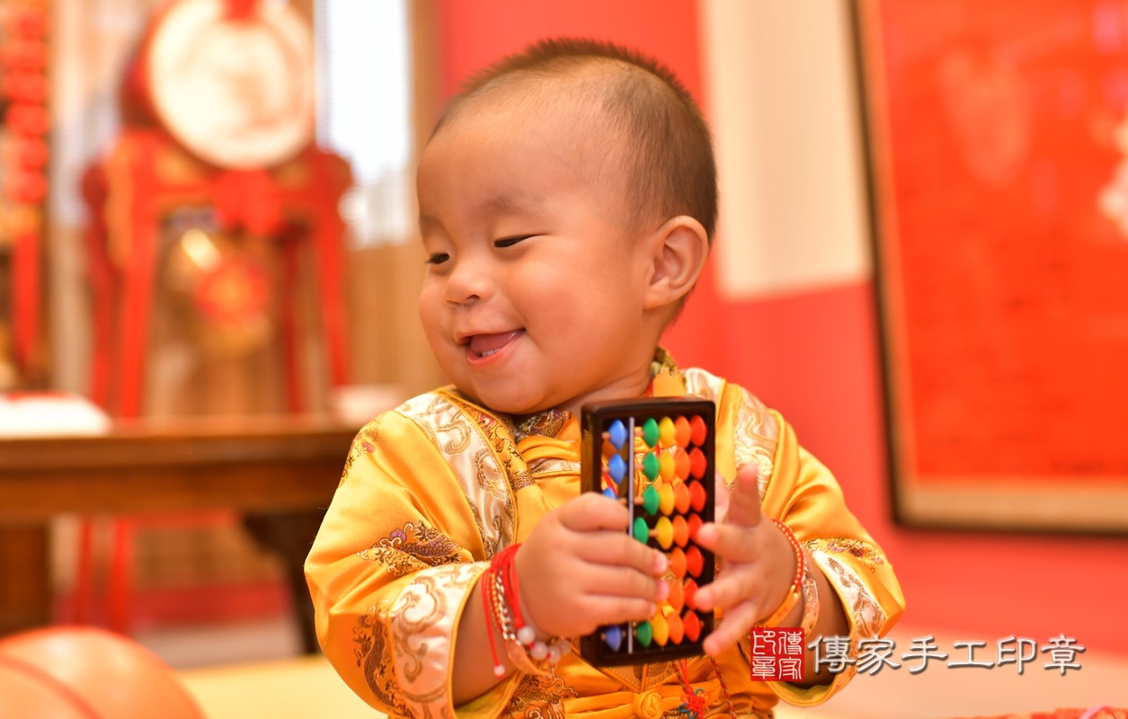 鳳山區阮寶寶古禮抓周：周歲抓周活動和儀式，一切圓滿。照片7