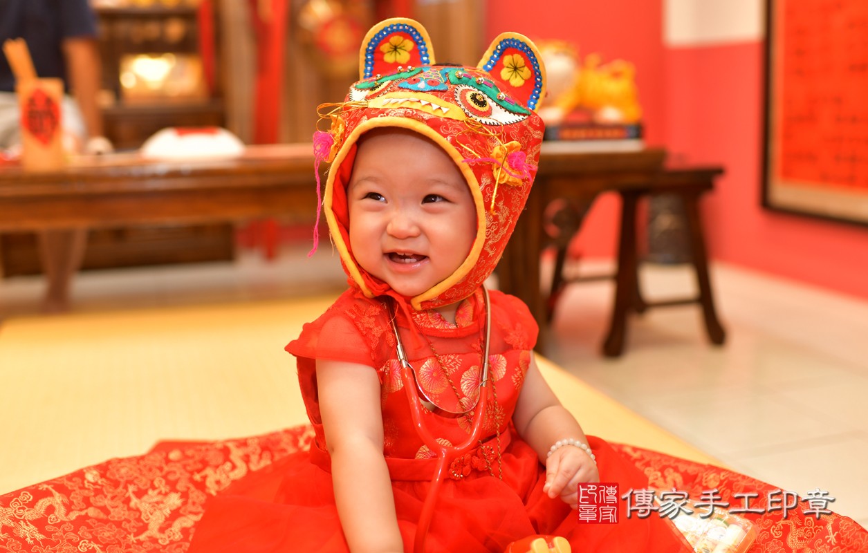 鳳山區王寶寶古禮抓周：周歲抓周活動和儀式，一切圓滿。照片14