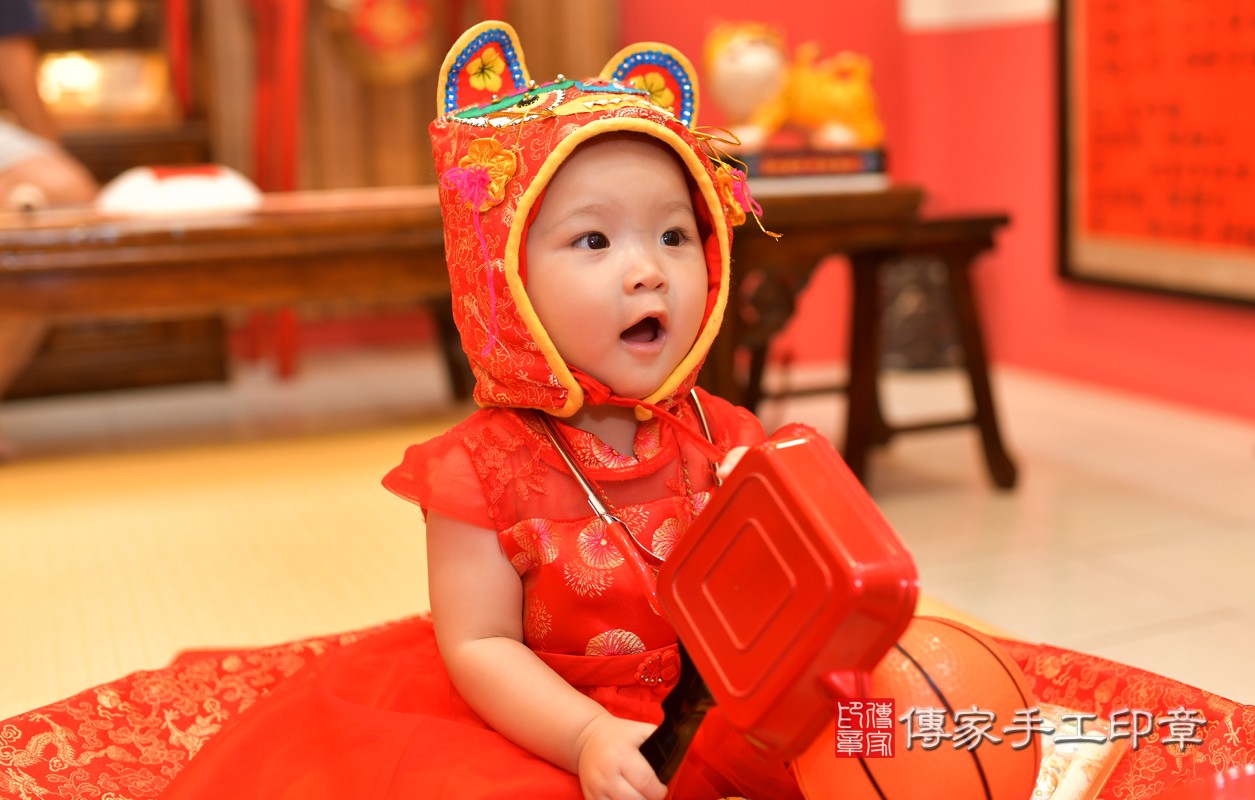鳳山區王寶寶古禮抓周：周歲抓周活動和儀式，一切圓滿。照片15