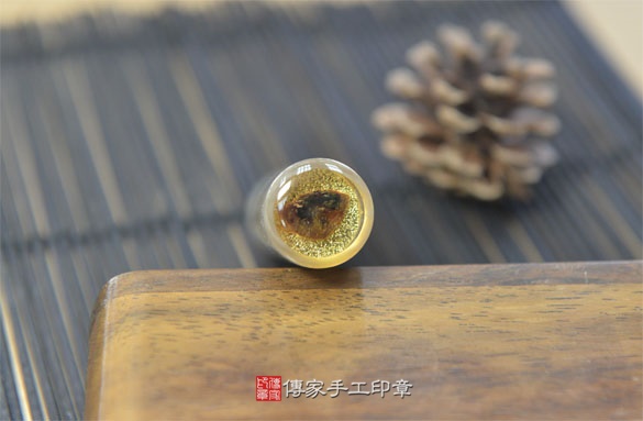 電腦刻印印章:赤牛角臍帶章實際成品、印章作品分享、赤牛角印章材質介紹。(臍帶印章、肚臍章、肚臍印章,胎毛印章,一圓一方)傳家手工印章新竹店2020.08.17 電腦刻印印章:赤牛角臍帶章實際成品、印章作品分享、赤牛角印章材質介紹。(臍帶印章、肚臍章、肚臍印章,胎毛印章,一圓一方)傳家手工印章新竹店2020.08.17