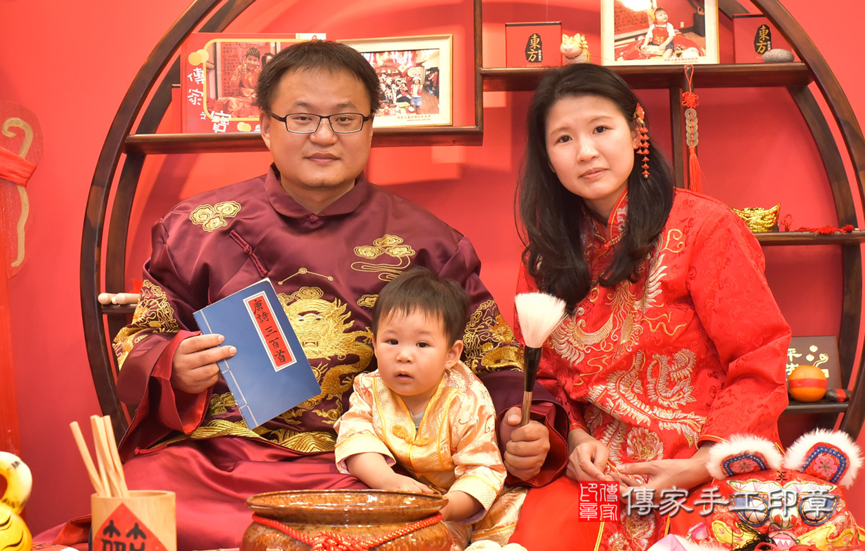 北區蘇寶寶古禮抓周：抓周儀式【唐詩三百首、狀元筆】。照片1