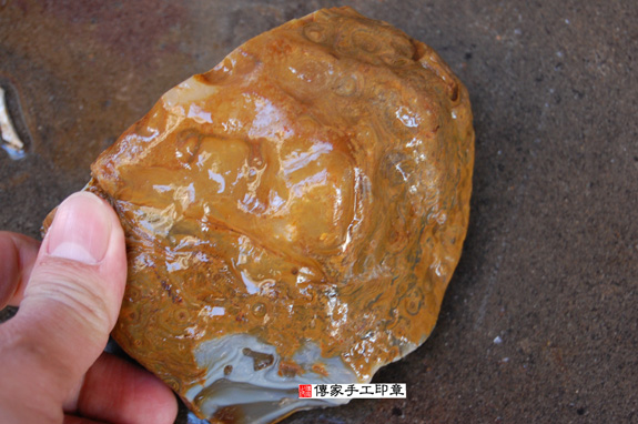 半手工噴砂印章:原色瑪瑙臍帶章實際成品、印章作品分享、原色瑪瑙印章材質介紹。(臍帶印章、肚臍章、肚臍印章,一圓一方)傳家手工印章高雄店。2020.08.27,照片2 半手工噴砂印章:原色瑪瑙臍帶章實際成品、印章作品分享、原色瑪瑙印章材質介紹。(臍帶印章、肚臍章、肚臍印章,一圓一方)傳家手工印章高雄店。2020.08.27,照片2