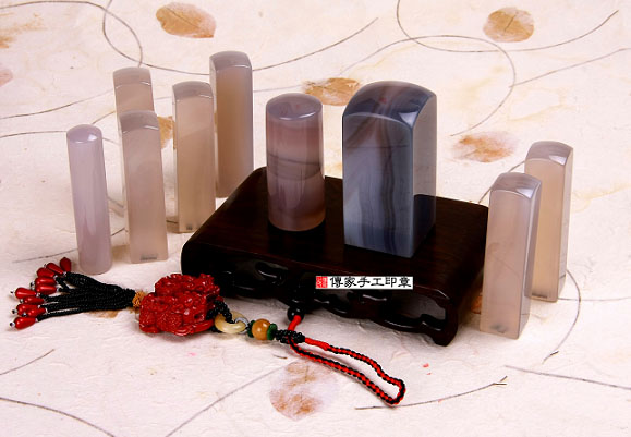 半手工噴砂印章:原色瑪瑙臍帶章實際成品、印章作品分享、原色瑪瑙印章材質介紹。(臍帶印章、肚臍章、肚臍印章,一圓一方)傳家手工印章高雄店。2020.08.27,照片3 半手工噴砂印章:原色瑪瑙臍帶章實際成品、印章作品分享、原色瑪瑙印章材質介紹。(臍帶印章、肚臍章、肚臍印章,一圓一方)傳家手工印章高雄店。2020.08.27,照片3