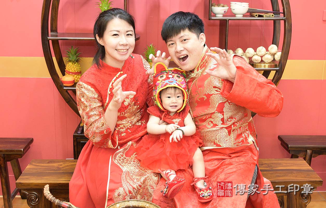 桃園市八德區朱寶寶古禮抓周祝福活動:全家大合照 。照片24