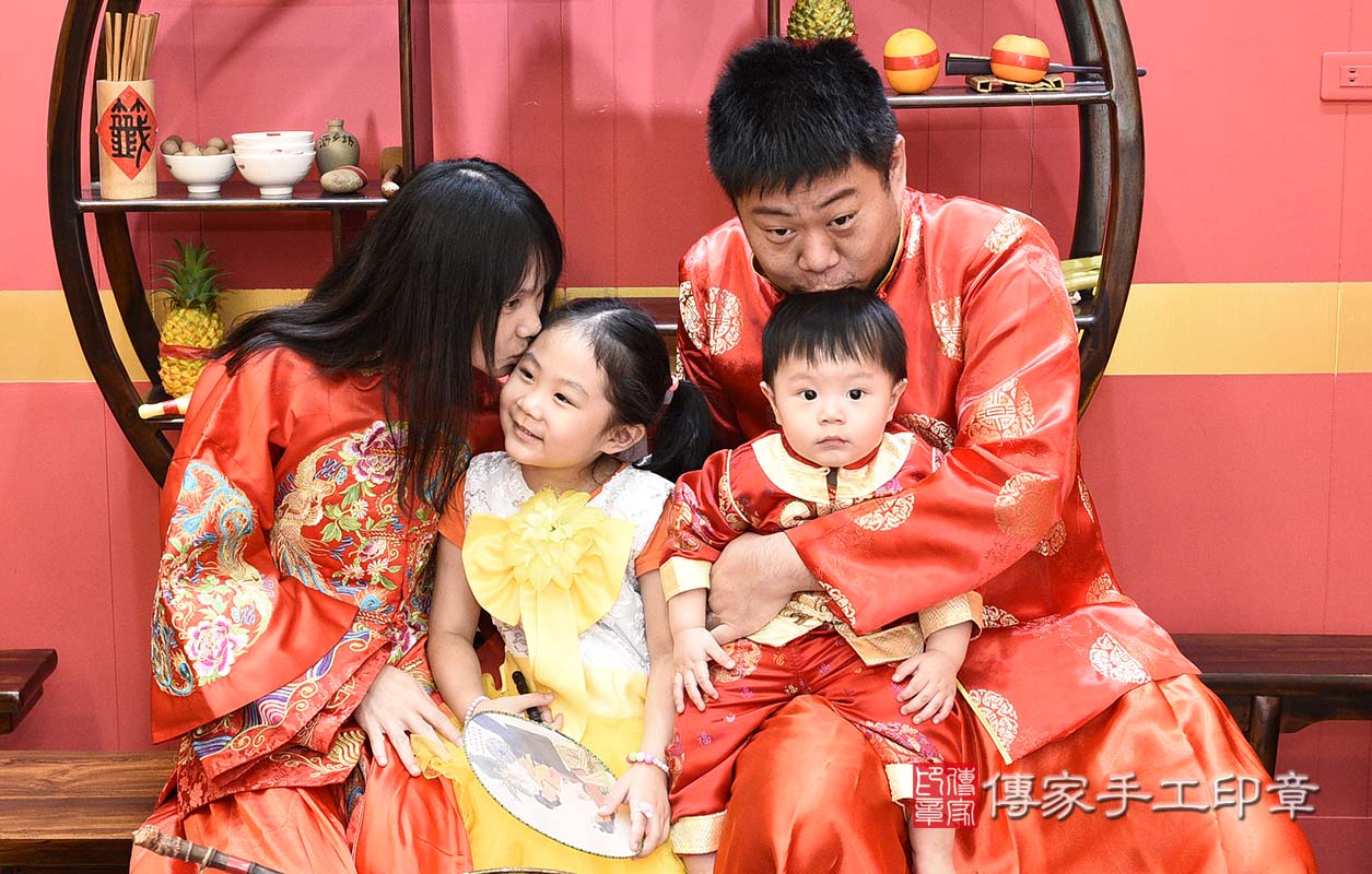 桃園市八德區陳寶寶古禮抓周祝福活動: 寶寶周歲抓周活動和儀式，一切圓滿。照片15