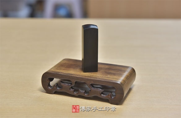 電腦刻印印章:黑檀木開運印章實際成品、印章作品分享、黑檀木印章材質介紹。(銀行印鑑,一圓一方),傳家印章新竹店。2020.09.03 電腦刻印印章:黑檀木開運印章實際成品、印章作品分享、黑檀木印章材質介紹。(銀行印鑑,一圓一方),傳家印章新竹店。2020.09.03
